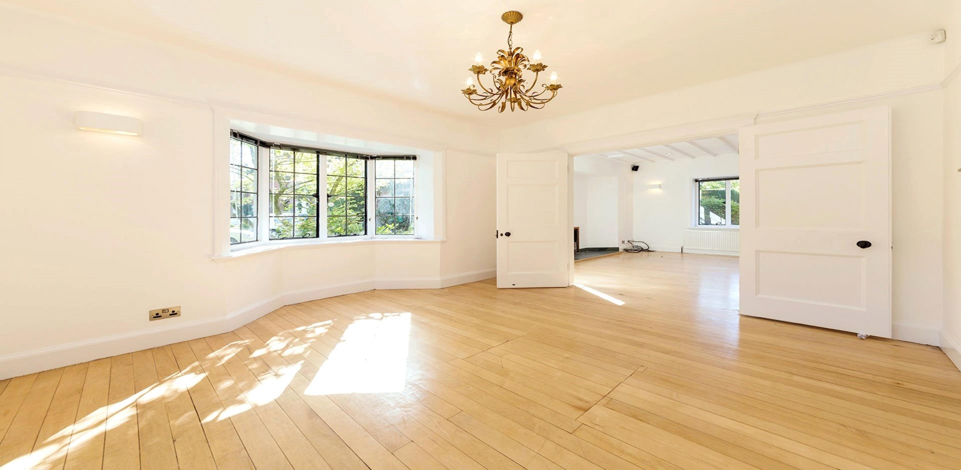 			NEW INSTRUCTION , 4 Bedroom, 1 bath, 1 reception Detached House			 Turner Close, HAMPSTEAD GARDEN SUBURB NW11